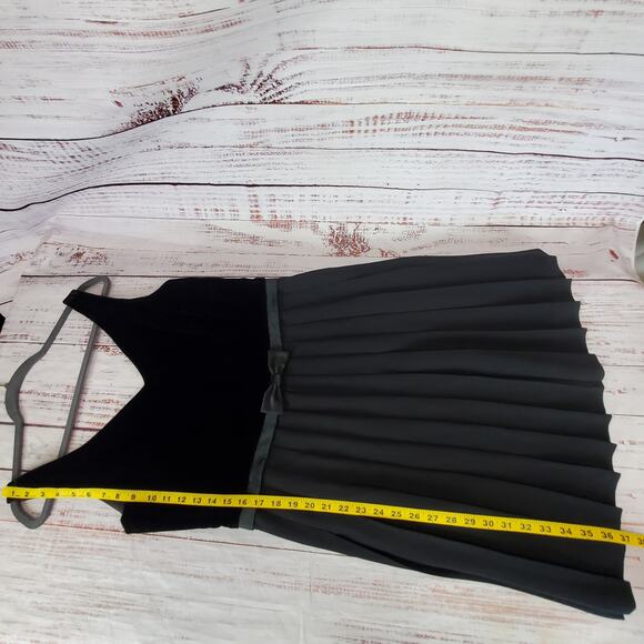 Laundry by Shelli Segal Black Fairy Goth Dress 14 Velvet Top Rayon Pleated Skirt - Picture 13 of 14